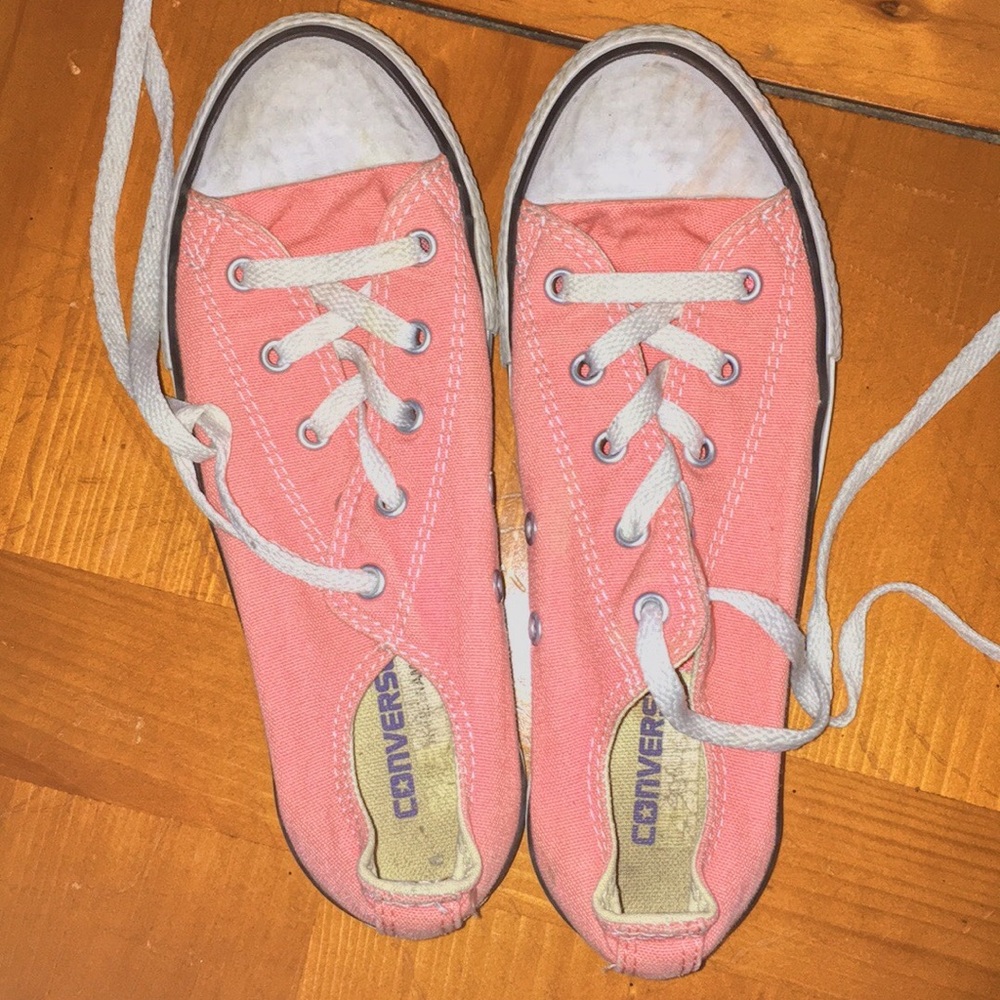 Pink converse